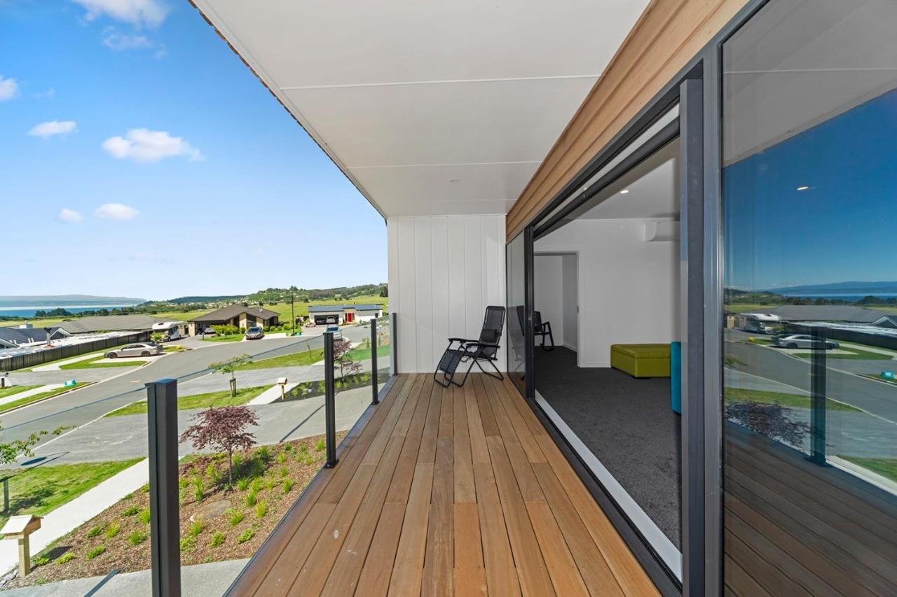 Blue Dun Views - Taupo Apartment Екстериор снимка