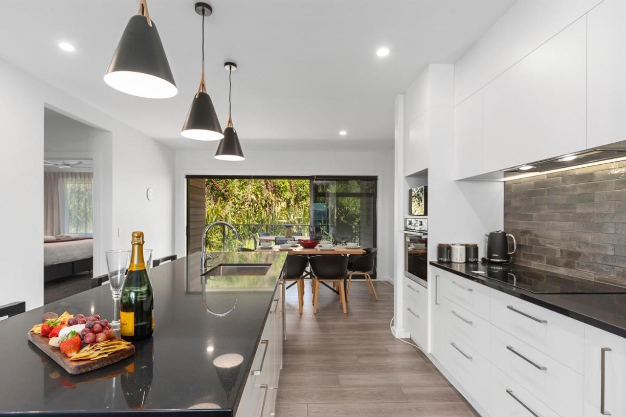 Blue Dun Views - Taupo Apartment Екстериор снимка